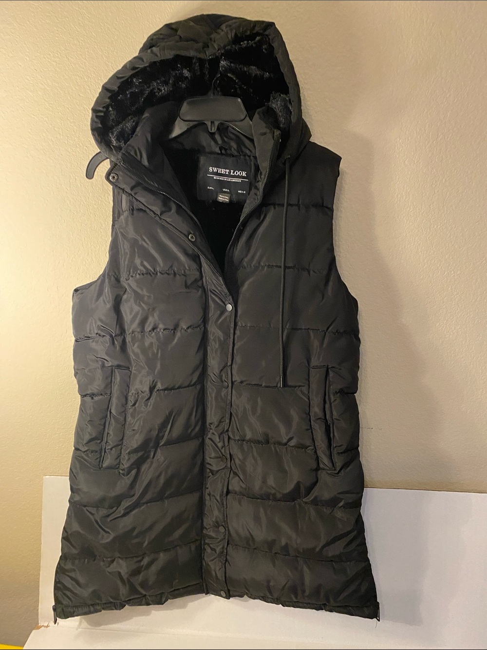 Women's Black Quilted Hooded Puffer Vest